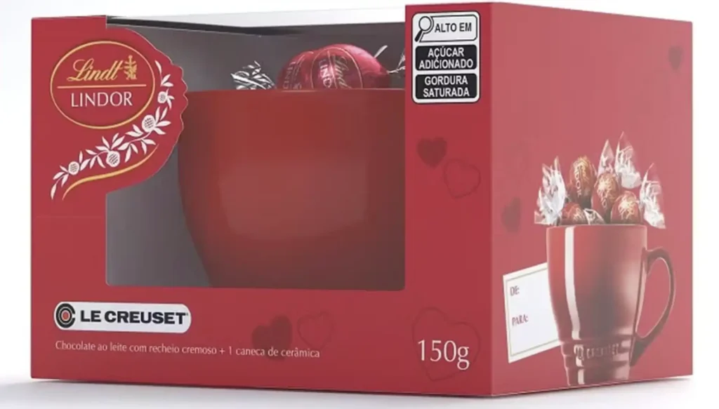 Caixa com bombons de chocolates em uma caixa decorada para o Dia dos Namorados