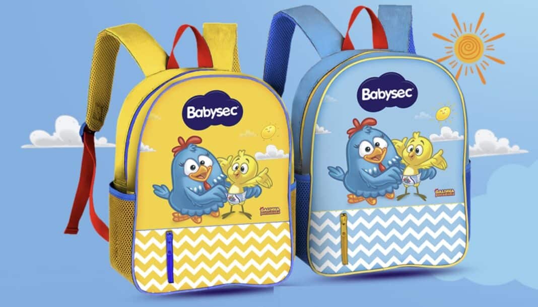Duas mochilas infantis da marca Babysec, uma amarela e outra azul, com estampa da Galinha Pintadinha e do Pintinho Amarelinho.