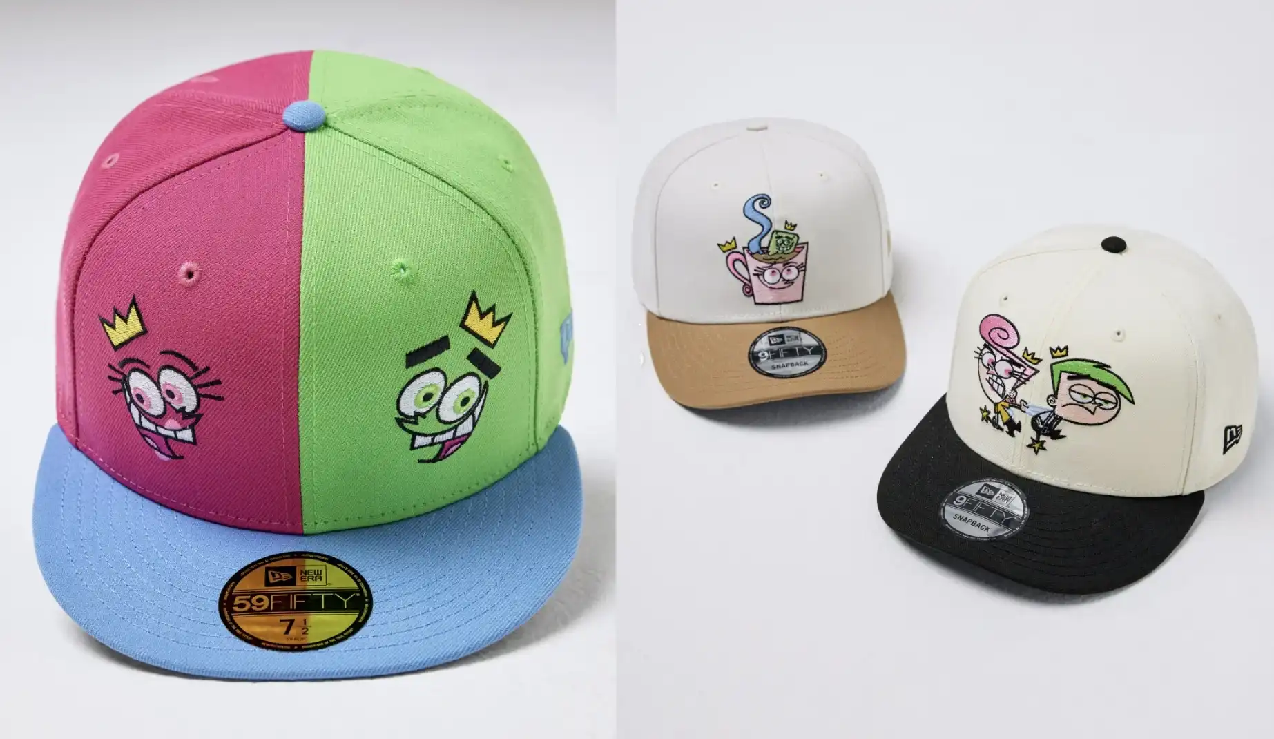 Três bonés da New Era com o tema do desenho Os Padrinhos Mágicos. Um modelo colorido em rosa e verde em destaque à esquerda, e dois modelos de aba reta em tons de bege, preto e branco à direita.