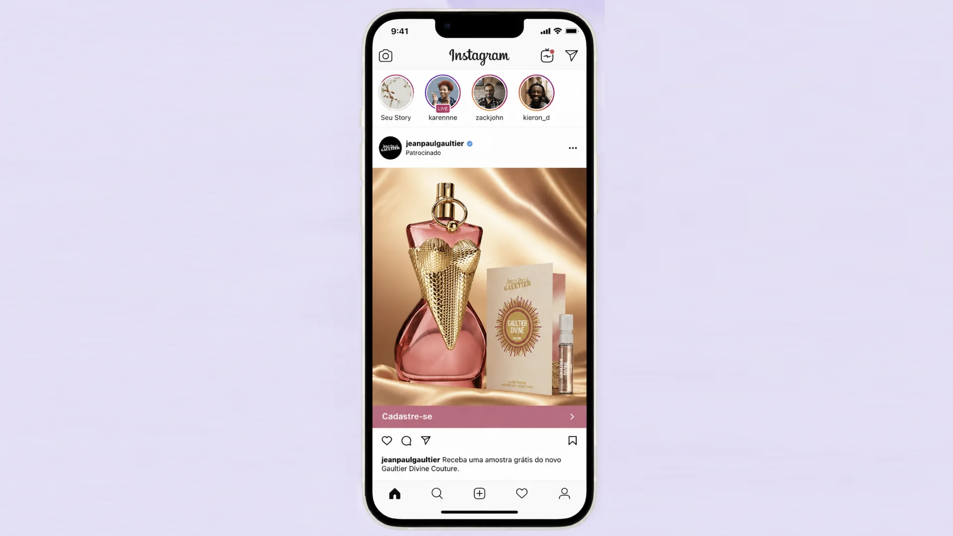 Smartphone exibindo um anúncio patrocinado de Jean Paul Gaultier no Instagram. A imagem do post mostra o perfume Gaultier Divine Couture e uma amostra grátis.