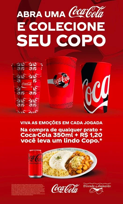 Banner vermelho da Coca-Cola e Vivenda do Camarão com três copos colecionáveis inspirados no futebol e prato promocional.