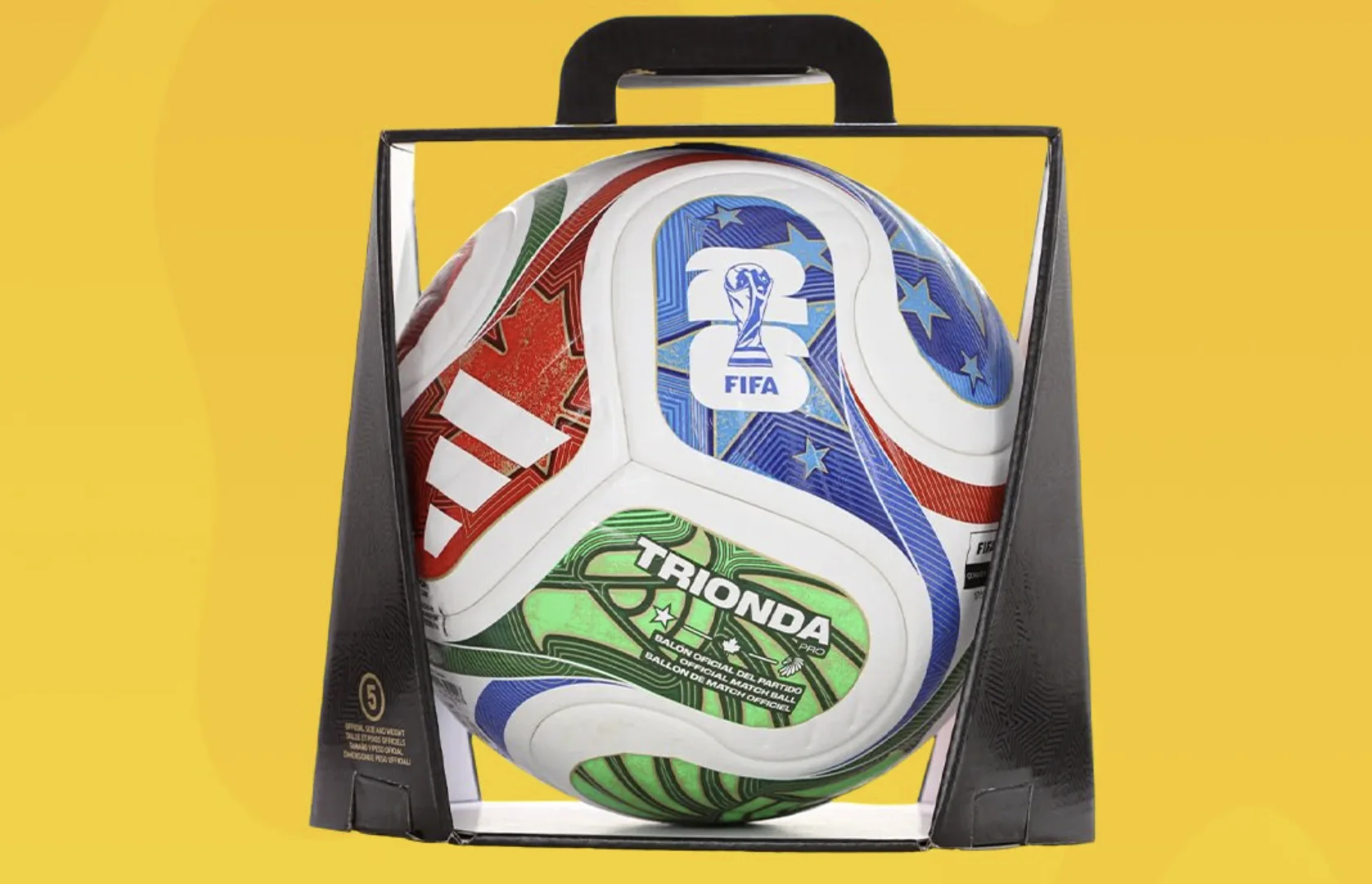 Bola Adidas Trionda da Copa aparece em suporte preto durante campanha da Baly Kids.