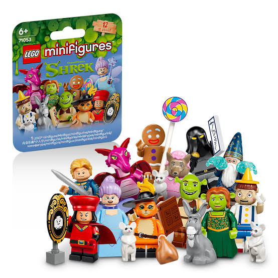 Embalagem das minifiguras LEGO Shrek ao lado dos 12 personagens da coleção completa.