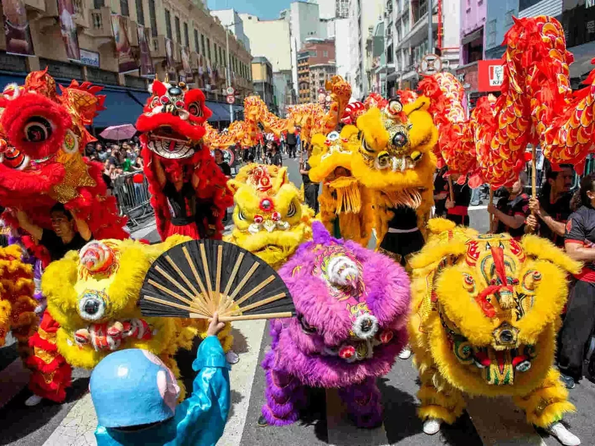 Dança do leão no Festival da China em São Paulo.