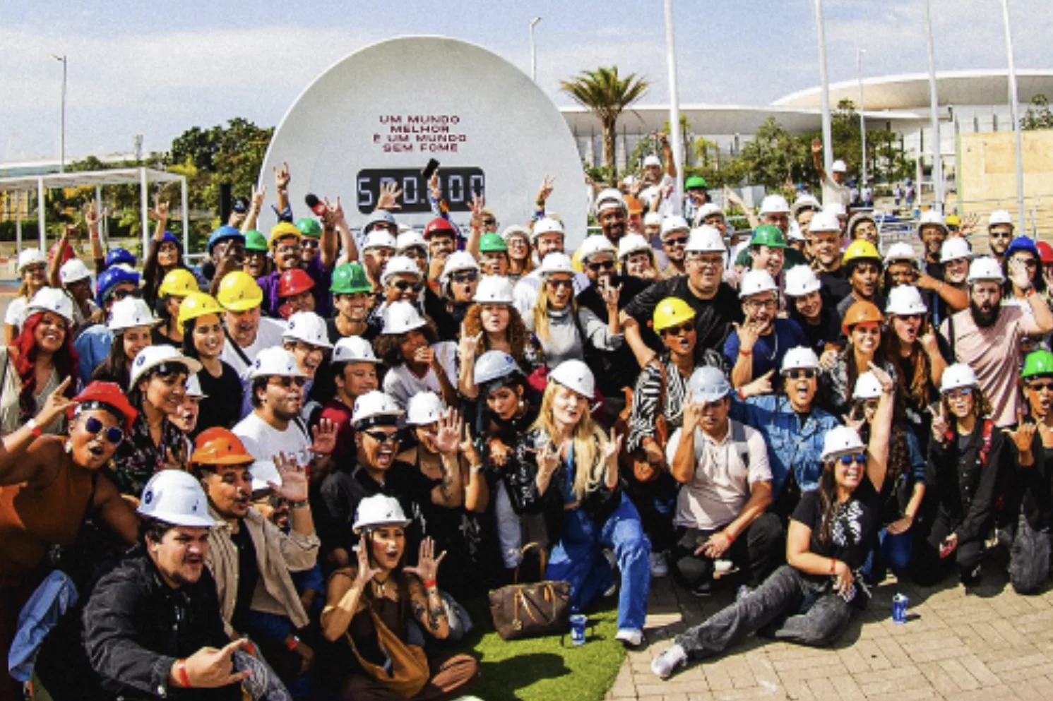 Grupo participa de mobilização contra a fome na Cidade do Rock.