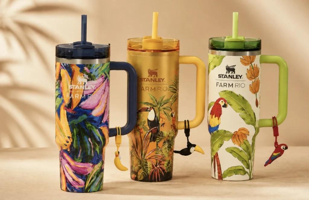 Copos Stanley x FARM Rio com três estampas brasileiras.