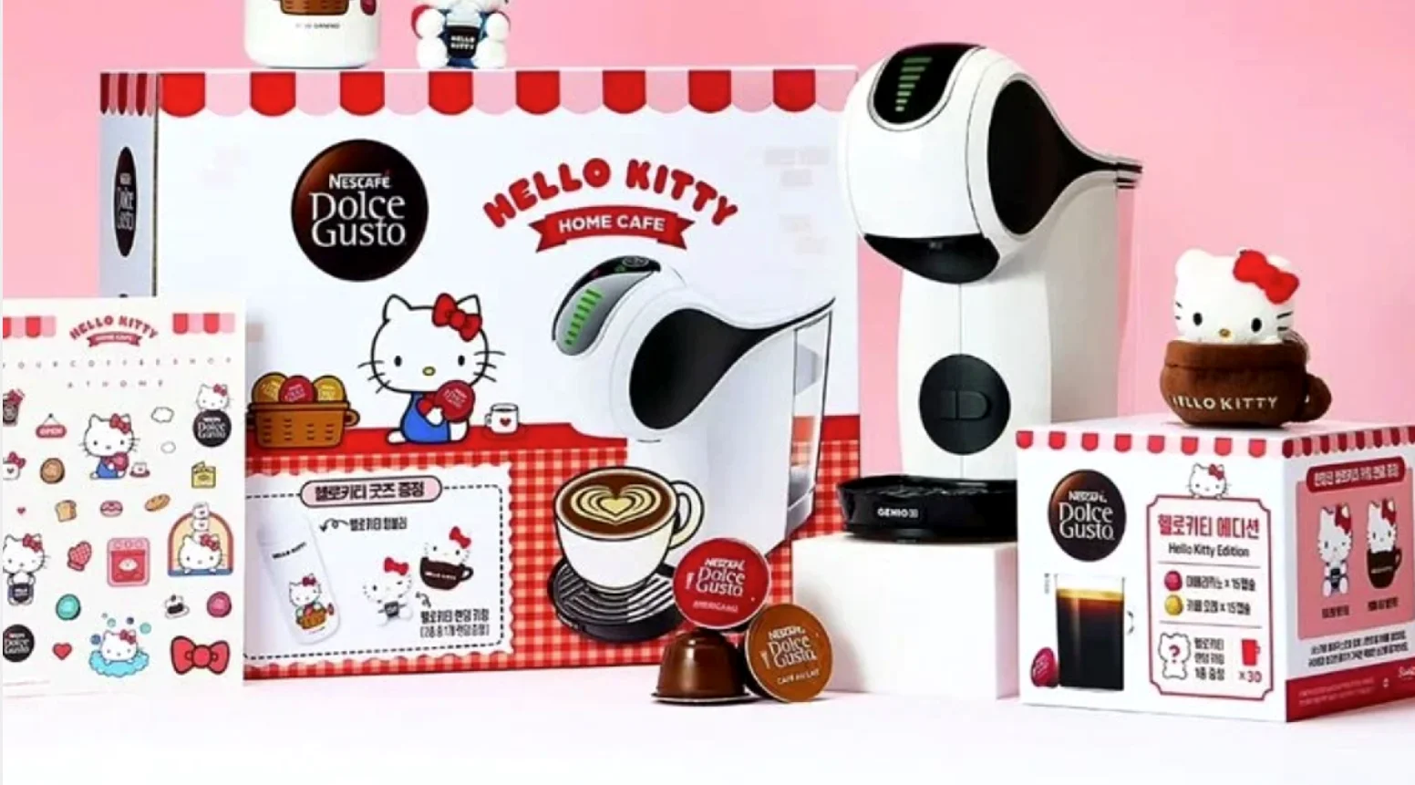 Hello Kitty ganha cafeteira da Dolce Gusto com adesivos e chaveiro