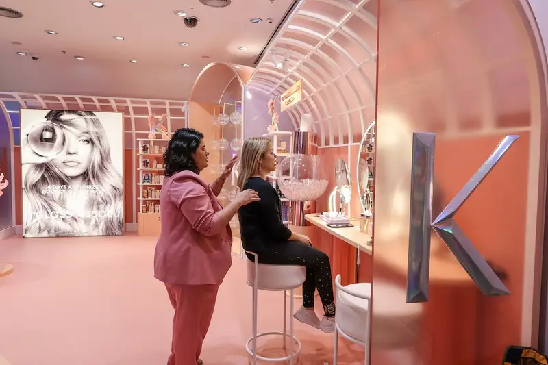 Atendimento capilar na House of Gloss da Kérastase