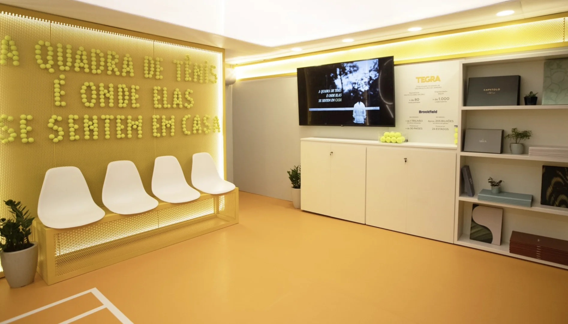 Espaço da Tegra com temática de tênis no SP Open.