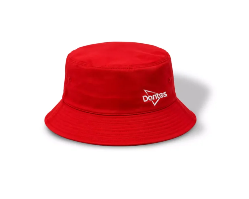 Bucket hat vermelho da Doritos.