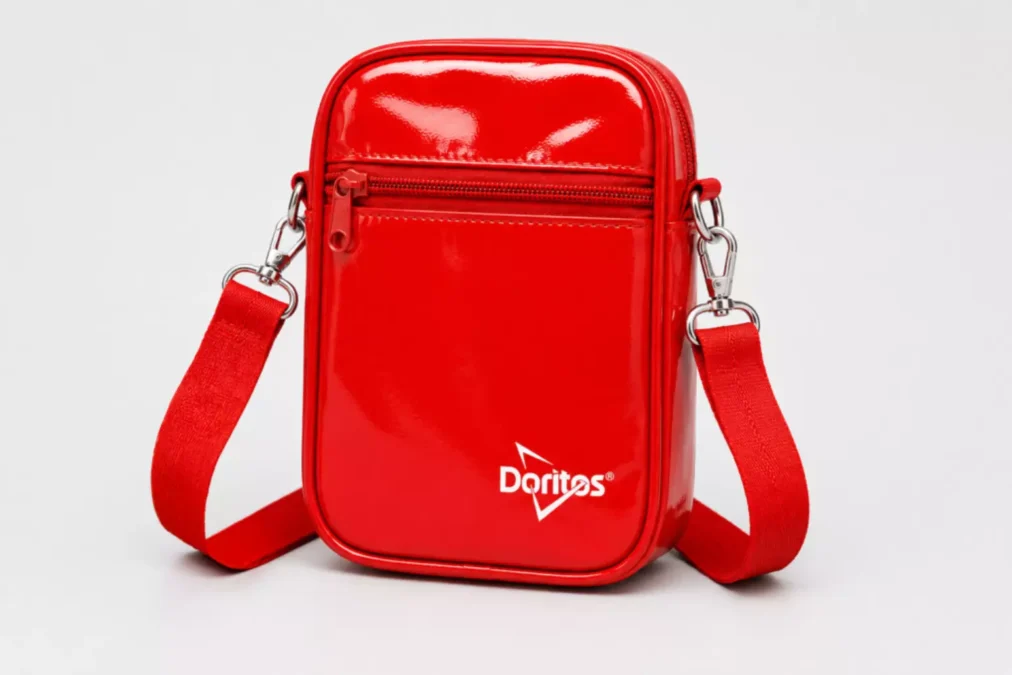 Shoulder bag vermelha da Doritos.