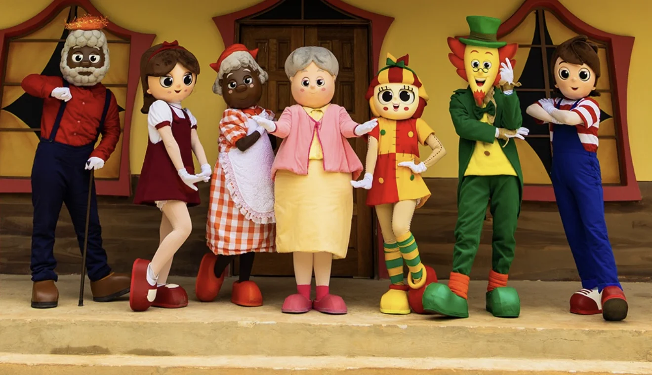 Personagens do Sítio do Picapau Amarelo reunidos no parque