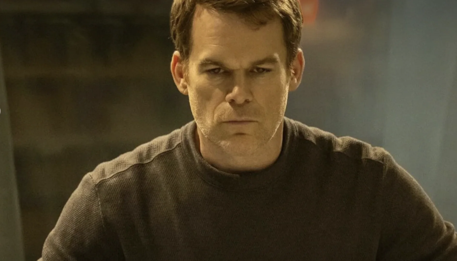 Michael C. Hall interpreta Dexter Morgan em cena da série de suspense Dexter.